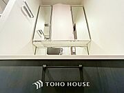 【WASHROOM】◆快適◆煌びやかな暮らしの中にも忘れたくない快適さ。大きな収納が助けてくれます。