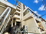 ◆共有空間◆些細な事でほっぺを膨らまして怒る君。それでも僕達はこれからも一緒だよ。喧嘩をしても離れたくないから一つはさんだ同じ場所にいる。分かるよ。そこに君が