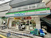 ファミマ豪徳寺駅前店