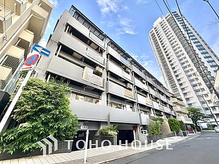 【APPEARANCE】◆眩い◆光が燦々と入り、家族の笑顔を照らす。「いつまでも続いて」と願う夢のような毎日がここにある。