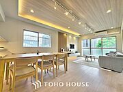 ◆瀟洒な空間◆落ち着きのある彩が見事に調和させた瀟洒な空間を演出。ここに集まる家族の会話と笑顔が絶え間なく続く幸せな空間。