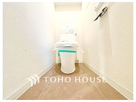 【トイレ】落ち着いた空間に仕上がっており快適にご使用できそうです。
