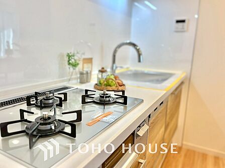 【KITCHEN】◆ワクワク◆開放的で機能性も高いシステムキッチン。お子様は毎日のご飯にワクワク!