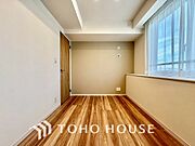 【PRIVATE ROOM】◆属毛離裏◆子は父を手本とし、母に愛育されて成長する。家族の深い繋がり。いつまでも大切にしたい。