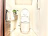 トイレ：【トイレ】落ち着いた空間に仕上がっており快適にご使用できそうです。