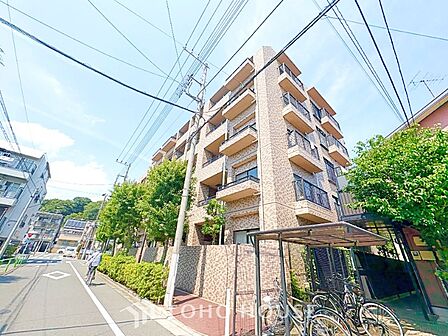 【リビング】家族が自然と集まりたくなる、心地よい広さの空間。