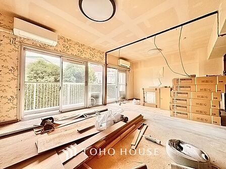 忙しい朝でも、しっかり家族が揃って食事をして頂けるゆとりある大きさのダイニングスペース。