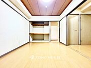 ◆隠された美しさ◆流麗な音楽が流れているような繊細でいながら整然かつ堅牢なこの空間。この空間は確かに美しい。しかし、そこには美しさ以上のものが隠されている。