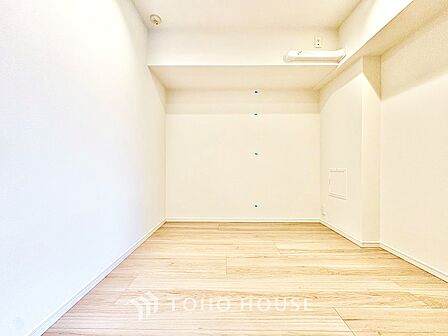 【居室】主寝室としても、お子様のお部屋としても使いやすい一室です。