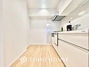 【KITCHEN】愛おしい家族との団欒の時間をより一層幸せなものに感じさせる煌びやかなLDK。輝かしい毎日が待っています。