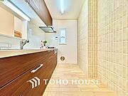 【Kitchen】インテリアだけでなく、毎日のお料理を楽しく、軽やかにする多彩な設備・仕様。