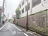 室内：【Ease】家族個々の安らぎの空間。プライベートなBedRoomは暮らす方の感性で造り上げたいもの。誰もが好みで飾れるシンプルな室内に仕上げてあります。