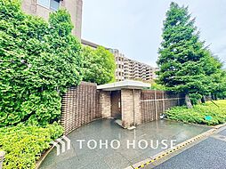 夕暮れ時に迎える優しい光。暖かく心休まるほっとする瞬間。家族のもとへ。幸せのもとへ。