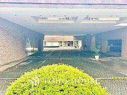 その邸が魅せる気品、重厚感、柔らかさ。それは訪れた人に安らぎを与える特別な空間。すべての始まりをここから。
