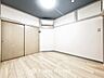 室内：◆車の通りが少なく子供たちが名一杯遊べる分譲地をご覧になられた事がありますか？開発道路は車が通行することは少なく子供たちの遊び場と変わります。そんな分譲地で暮らす喜びを。
