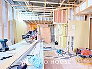使いやすく、明るい洋室に仕上がります。子供部屋や趣味のお部屋にご利用できます。ご自身で家具などを配置し、素敵な空間を創り上げられます。