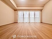 ここにはみんなが集い、食事と楽しい会話が始まる。話に夢中になりすぎて、ついつい時を忘れ夜半過ぎになってしまう。そんな束の間の幸せを感じさせてくれる場所でありたい。