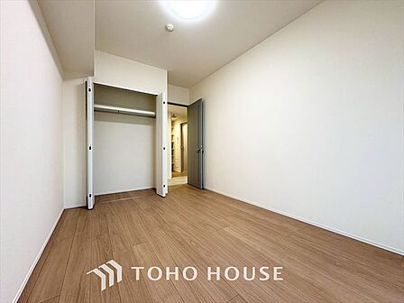 【PRIVATE ROOM】◆属毛離裏◆子は父を手本とし、母に愛育されて成長する。家族の深い繋がり。いつまでも大切にしたい。