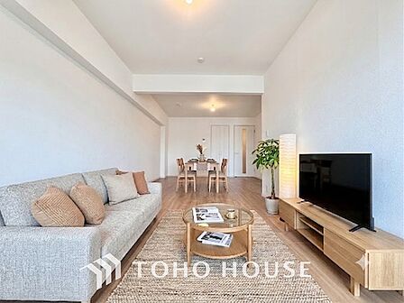 ※生成AIによるイメージです。家具・小物は販売価格に含まれません。【LIVING】◆煌びやか◆愛おしい家族との団欒の時間をより一層幸せなものに感じさせる煌びやかなLDK。輝かしい毎日が待っています。