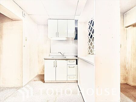 叶えたかったのは落ち着きのあるナチュラルな風合い、そして開放感があるリビング。優雅な気分に浸れる幸せな時間を家族が自然と集まりたくなるこの空間で。