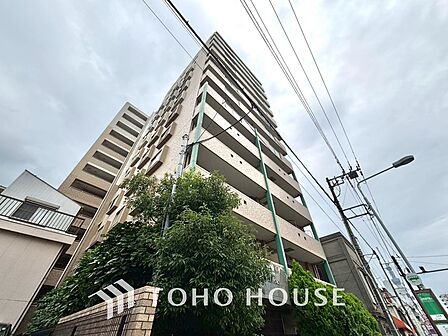 漂う上質な空気感、マンションに入れば「おかえりなさい」と笑顔で迎えてくれるエントランス。最良の心配りを感じるマンションでした。