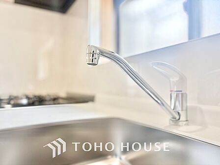 【KITCHEN】◆開放的◆後片付けが楽なシステムキッチン。収納スペースの充実!