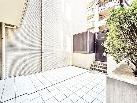 ほんの少しのこだわり。ちょっとした色使いがその家がもつ雰囲気、趣(おもむき)を携え、暮らす家族や訪ねてくる友人・知人に新鮮な香りを運んできます。
