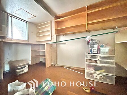 使いやすく、明るい洋室に仕上がります。子供部屋や趣味のお部屋にご利用できます。ご自身で家具などを配置し、素敵な空間を創り上げられます。