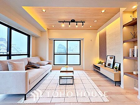 叶えたかったのは落ち着きのあるナチュラルな風合い、そして開放感があるリビング。優雅な気分に浸れる幸せな時間を家族が自然と集まりたくなるこの空間で。