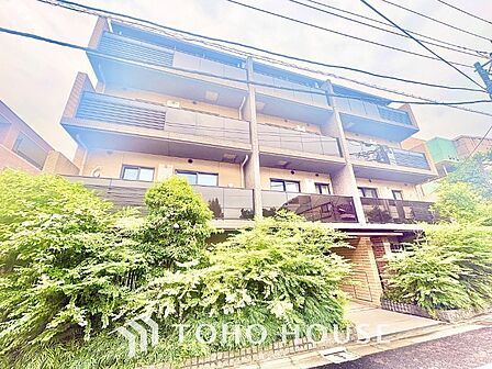 漂う上質な空気感、マンションに入れば「おかえりなさい」と笑顔で迎えてくれるエントランス。最良の心配りを感じるマンションでした。