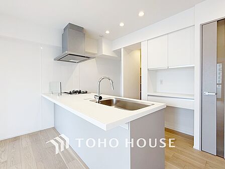 【KITCHEN】◆ワクワク◆開放的で機能性も高いシステムキッチン。お子様は毎日のご飯にワクワク!