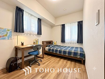 ※生成AIによるイメージです。家具・小物は販売価格に含まれません。【PRIVATE ROOM】◆属毛離裏◆子は父を手本とし、母に愛育されて成長する。家族の深い繋がり。いつまでも大切にしたい。