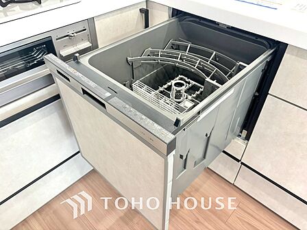 ◆食洗機◆お子様の面倒を見れる時間が増え時短になります。加えて手荒れも防げてしかも節水が高い為、大変人気があり重宝します。