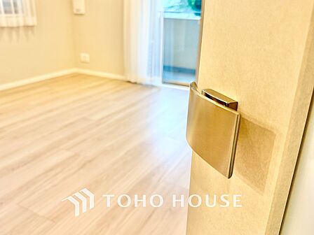 ◆闇夜の輝き◆オレンジ色の光は大人になった今の僕にはわかる。1日の終わりを伝えに来たわけではなく、また明日が来る方へ導いてくれた事を。
