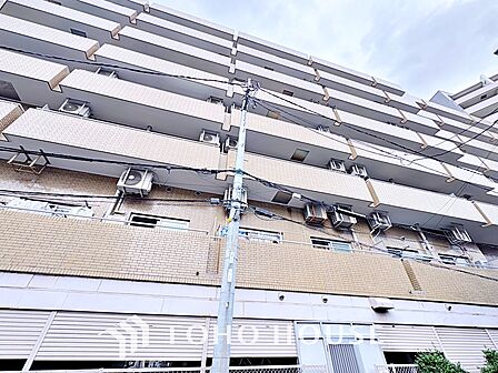 ほんの少しのこだわり。ちょっとした色使いがその家がもつ雰囲気、趣(おもむき)を携え、暮らす家族や訪ねてくる友人・知人に新鮮な香りを運んできます。