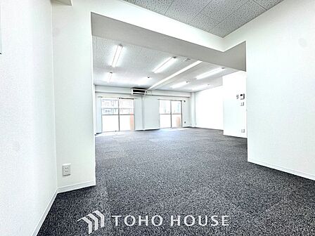【悠久の時】家族への思いを抱きながら、平和に過ごす悠久の時。あたかかく感じるのは、日当たりだけではない。