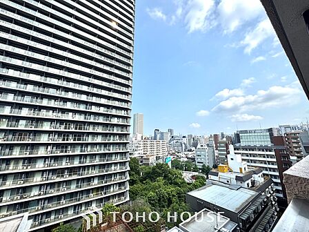 【BALCONY】◆Open new door◆扉の向こうには青空が広がっている。