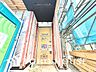 トイレ：窓辺から満ちていく光、お部屋を通り抜ける爽やかな風。
