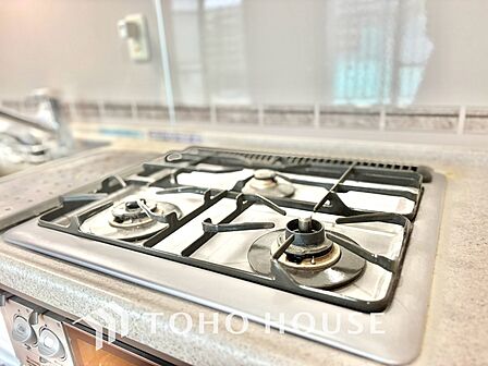 現在改装中◆家族のおはよう◆の声を笑顔で迎えてあげられるシステムキッチン。朝ごはんが楽しみでちょっと早起きしたくなるんです。