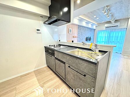 【Kitchen】光り眩い羨望のリビングへ。一歩一歩を踏みしめて家族の集う幸せの場所へ。すべてがクライマックスのマイベストホーム。