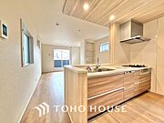 【KITCHEN】◆家族のおはよう◆の声を笑顔で迎えてあげられるシステムキッチン。朝ごはんが楽しみでちょっと早起きしたくなるんです。