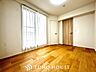 子供部屋：風の通り道。舞い込んでくる風が優しく躍り、室内に爽やかな空気を運んでくる。そこに季節の息吹を感じて、いまがどんな季節なのかを実感する。