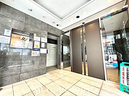 ◆オートロック◆自室の鍵だけではなく、建物内に共用玄関のドアがあり、施錠されているという点がポイント。正しく施錠されていれば居住者以外の侵入を拒むことができます。