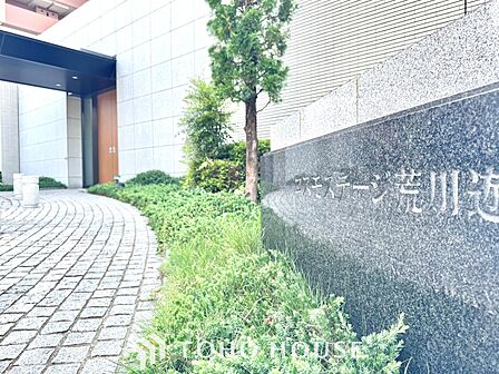 ほんの少しのこだわり。ちょっとした色使いがその家がもつ雰囲気、趣（おもむき）を携え、暮らす家族や訪ねてくる友人・知人に新鮮な香りを運んできます。