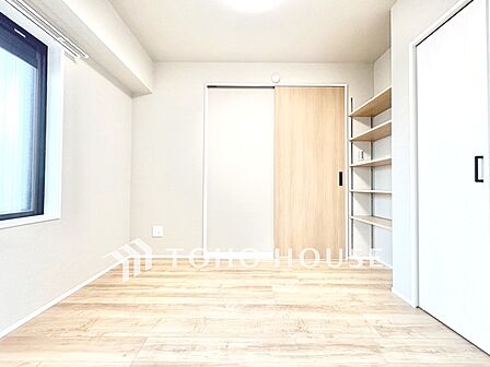 【居室】シンプルで使いやすく、どんな家具にも馴染む居室です。