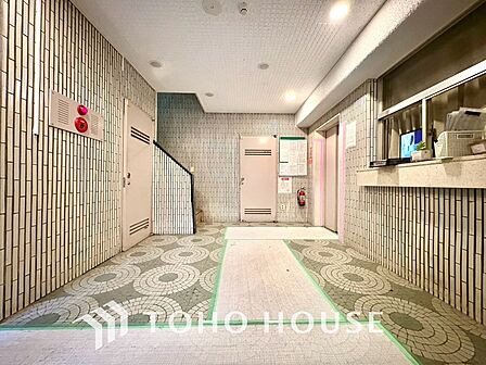 【ENTRANCE】◆そびえ立つ◆我が家のシンボル。遠くの空が赤く染まる夕べが待ち遠しい。