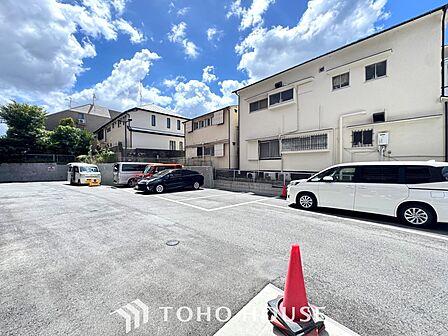【Parking lot】大切な愛車を自分だけの空間に置き眺めながらの時間を過ごして下さい。