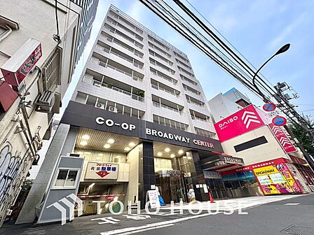 【APPEARANCE】◆眩い◆光が燦々と入り、家族の笑顔を照らす。「いつまでも続いて」と願う夢のような毎日がここにある。