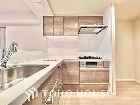 【KITCHEN】◆ワクワク◆開放的で機能性も高いシステムキッチン。お子様は毎日のご飯にワクワク！