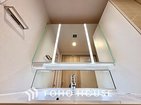 【WASHROOM】◆快適◆煌びやかな暮らしの中にも忘れたくない快適さ。大きな収納が助けてくれます。